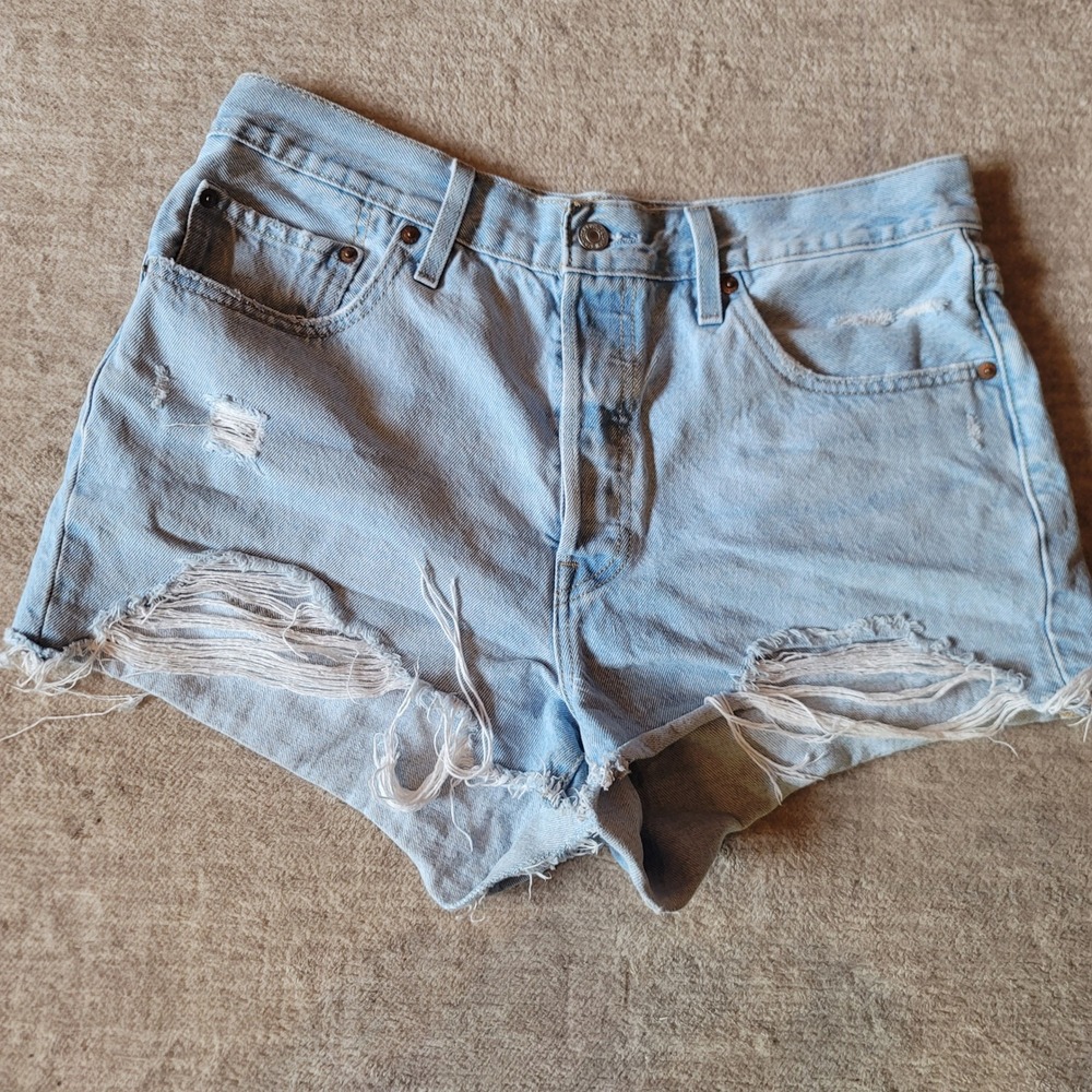 90s Y2K Boho Festival Levi's 501 Light Wash Distressed Denim Shorts Women W32